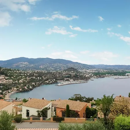 La Grande Vue De تيول سور مير